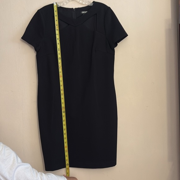 Dress - Picture 9 of 10